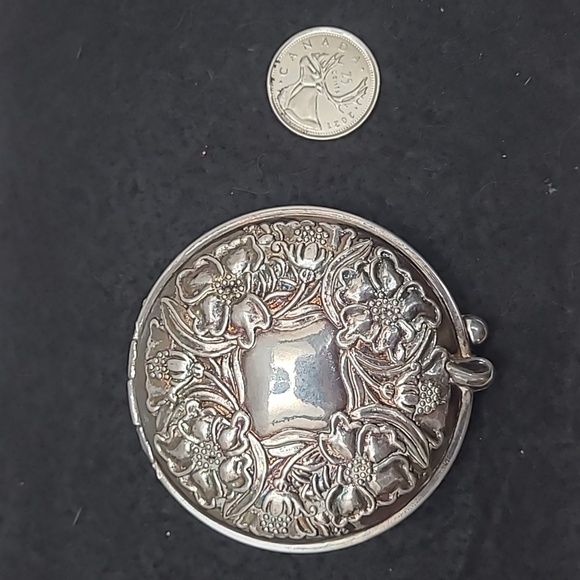 Vintage 1928 Signed Heavy Pewter Silver Tone Art Nouveau Repousse Compact Mirror - Picture 6 of 6